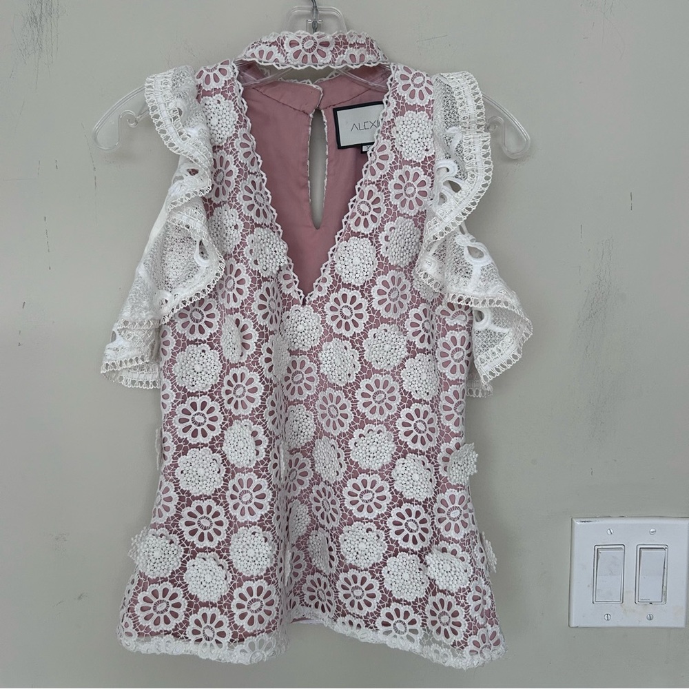 Alexis White Lace Blouse. Sleeveless cold-shoulder ruffled high neckband. Sz XS
